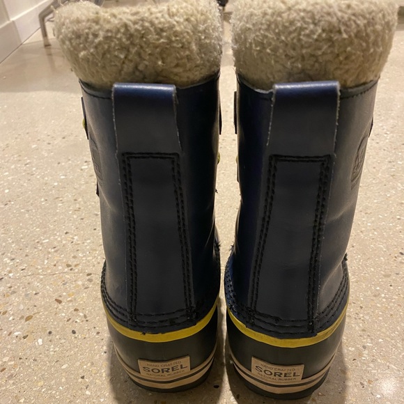 Boys Sorel Winter Waterproof Boots - Picture 3 of 5